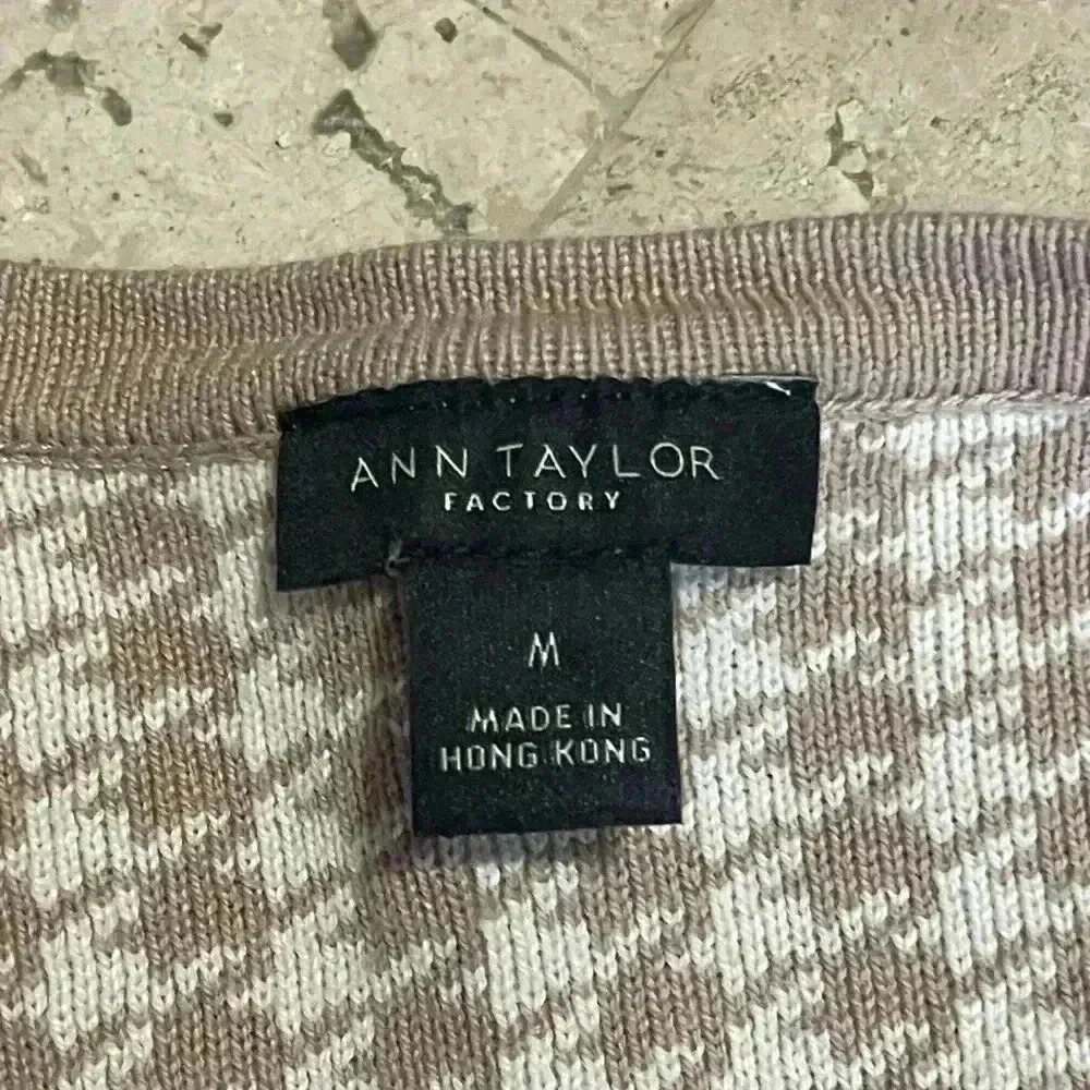 Ann Taylor shrug - Picture 3 of 7